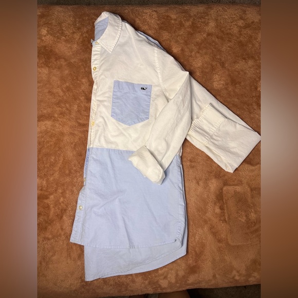 Vineyard Vine button down - Picture 1 of 1